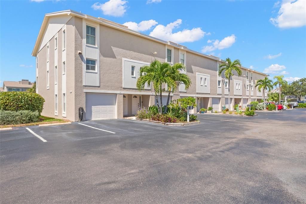 For Sale: $428,000 (2 beds, 2 baths, 1485 Square Feet)