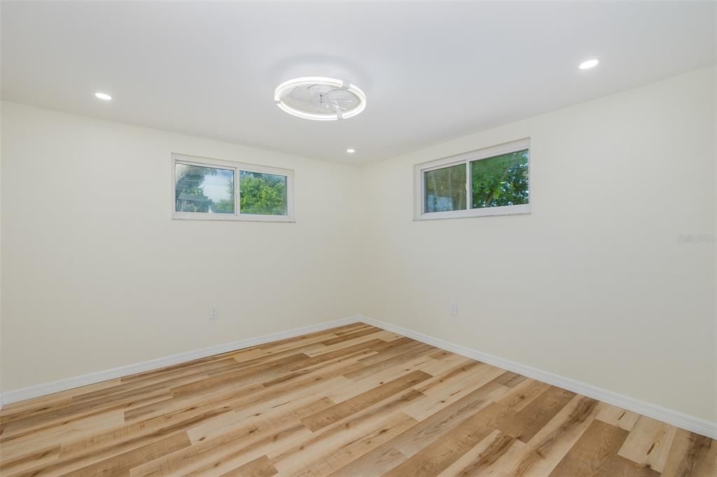На продажу: $369,900 (3 спален, 2 ванн, 1850 Квадратных фут)
