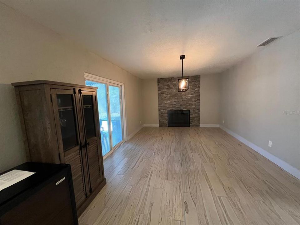For Sale: $439,900 (3 beds, 2 baths, 1450 Square Feet)