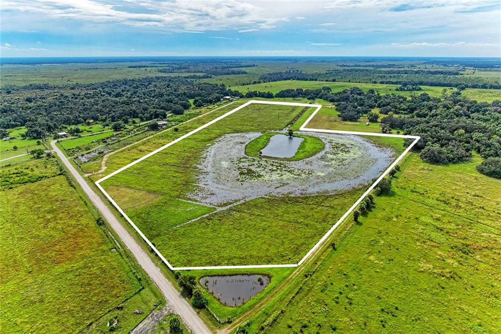 En Venta: $750,000 (21.28 acres)