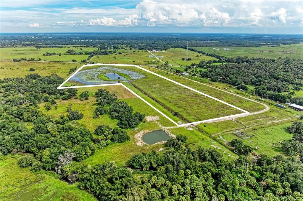 En Venta: $750,000 (21.28 acres)