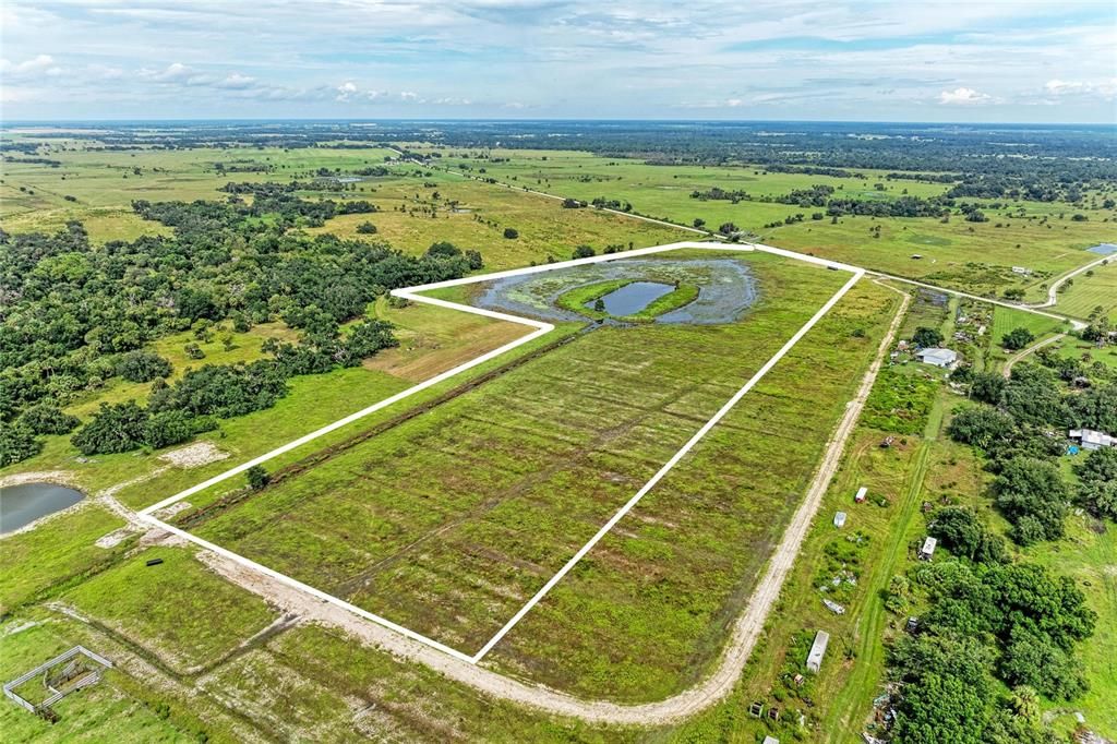 En Venta: $750,000 (21.28 acres)