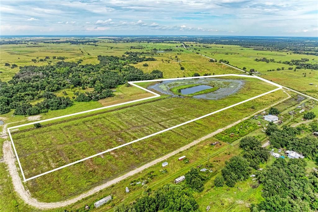 En Venta: $750,000 (21.28 acres)