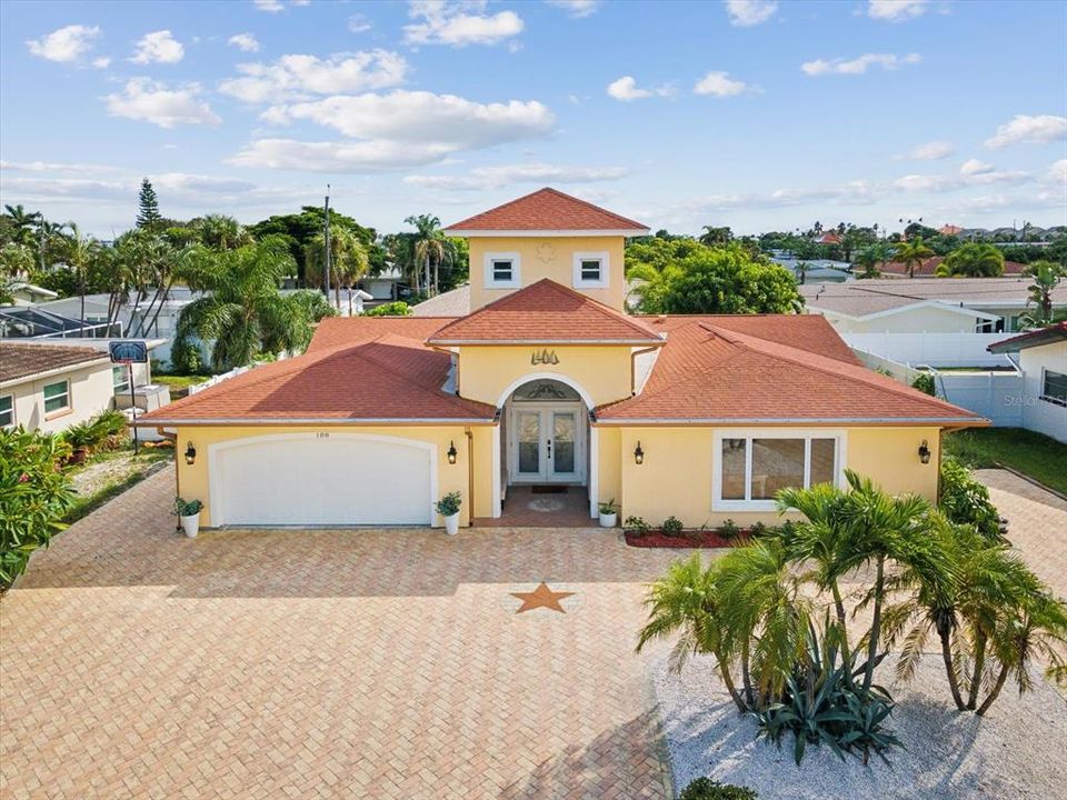 For Sale: $990,000 (3 beds, 2 baths, 2272 Square Feet)