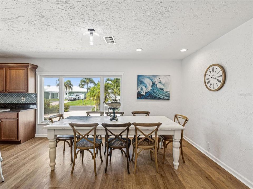 For Sale: $990,000 (3 beds, 2 baths, 2272 Square Feet)