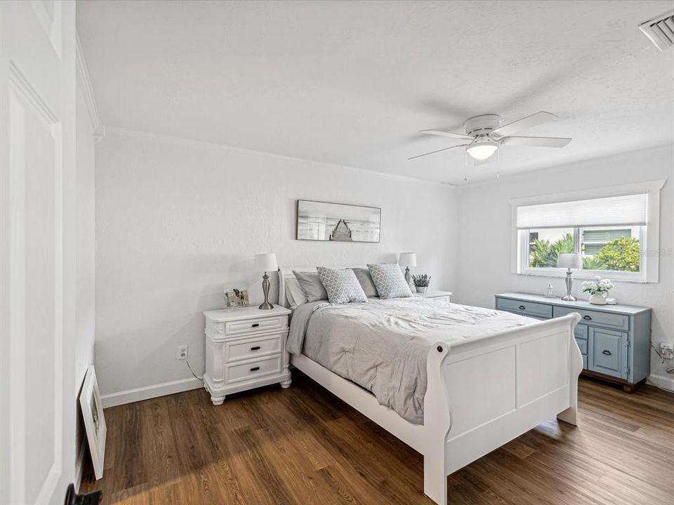 For Sale: $990,000 (3 beds, 2 baths, 2272 Square Feet)