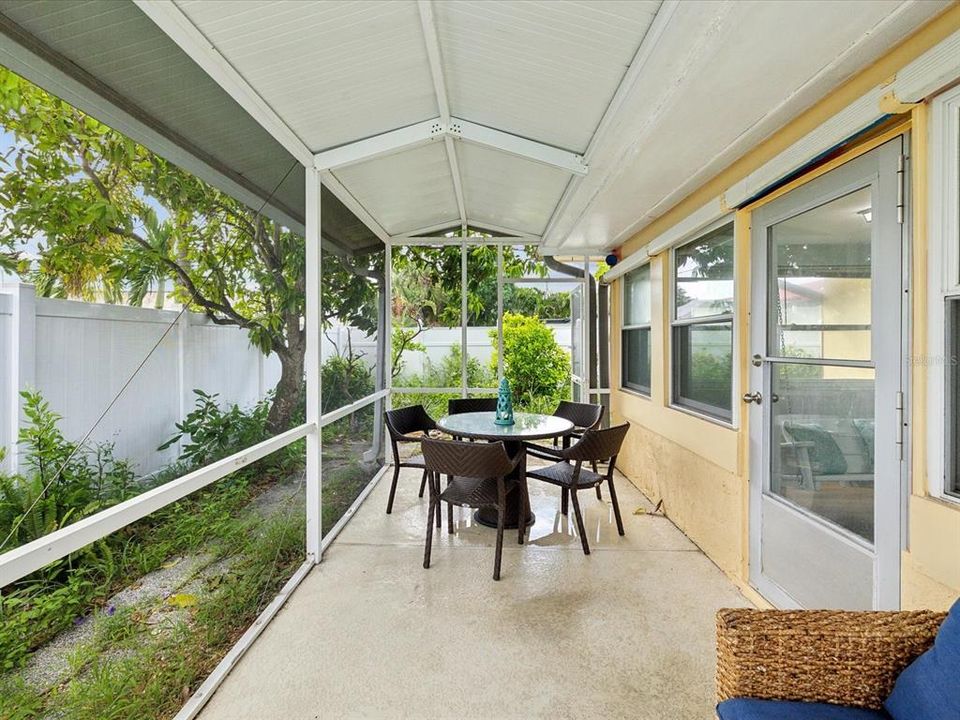 For Sale: $990,000 (3 beds, 2 baths, 2272 Square Feet)