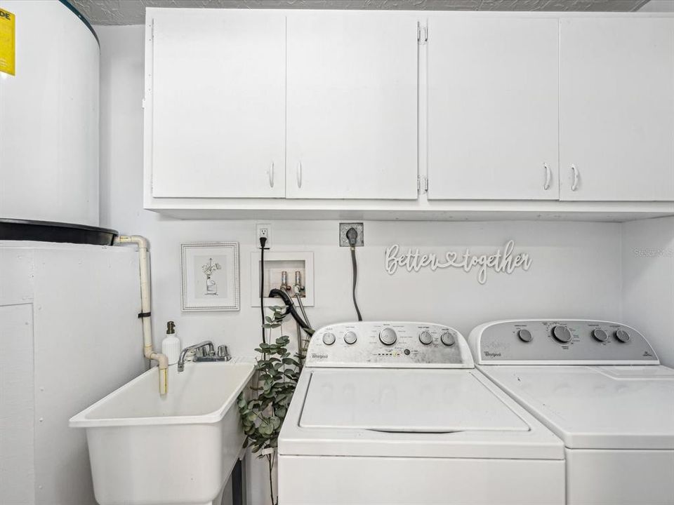 For Sale: $990,000 (3 beds, 2 baths, 2272 Square Feet)
