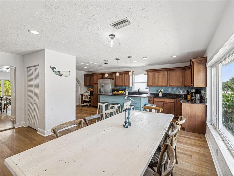For Sale: $990,000 (3 beds, 2 baths, 2272 Square Feet)