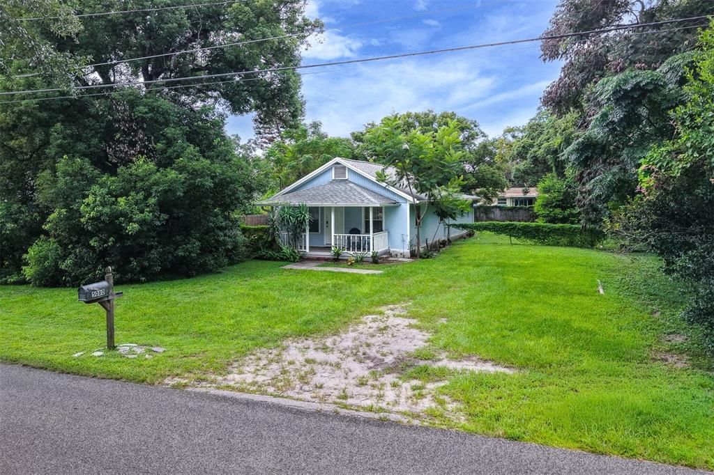 For Sale: $299,900 (3 beds, 2 baths, 1078 Square Feet)