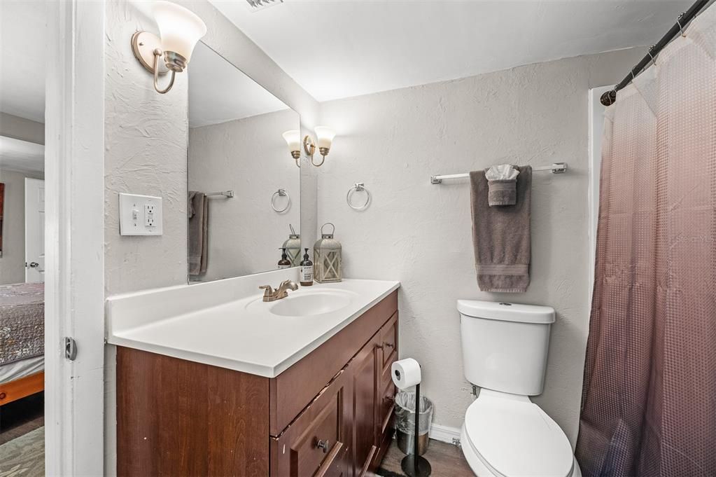 For Sale: $299,900 (3 beds, 2 baths, 1078 Square Feet)