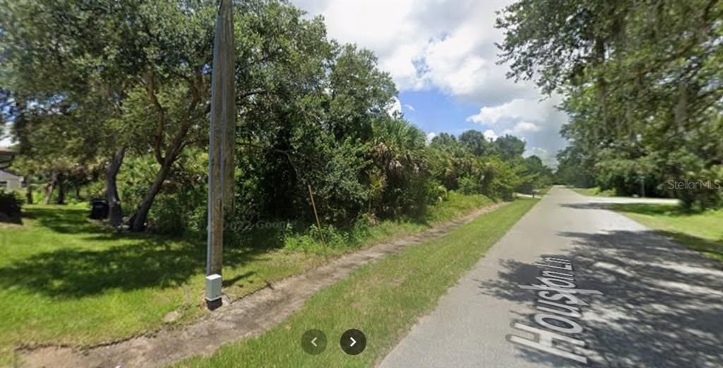 En Venta: $33,000 (0.23 acres)