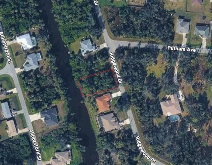 En Venta: $33,000 (0.23 acres)