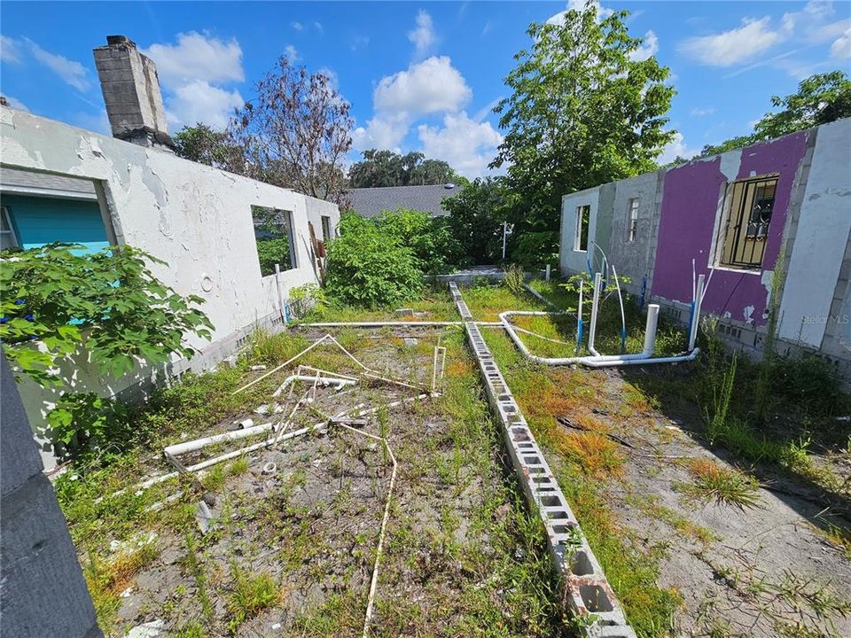 For Sale: $85,000 (3 beds, 2 baths, 1408 Square Feet)