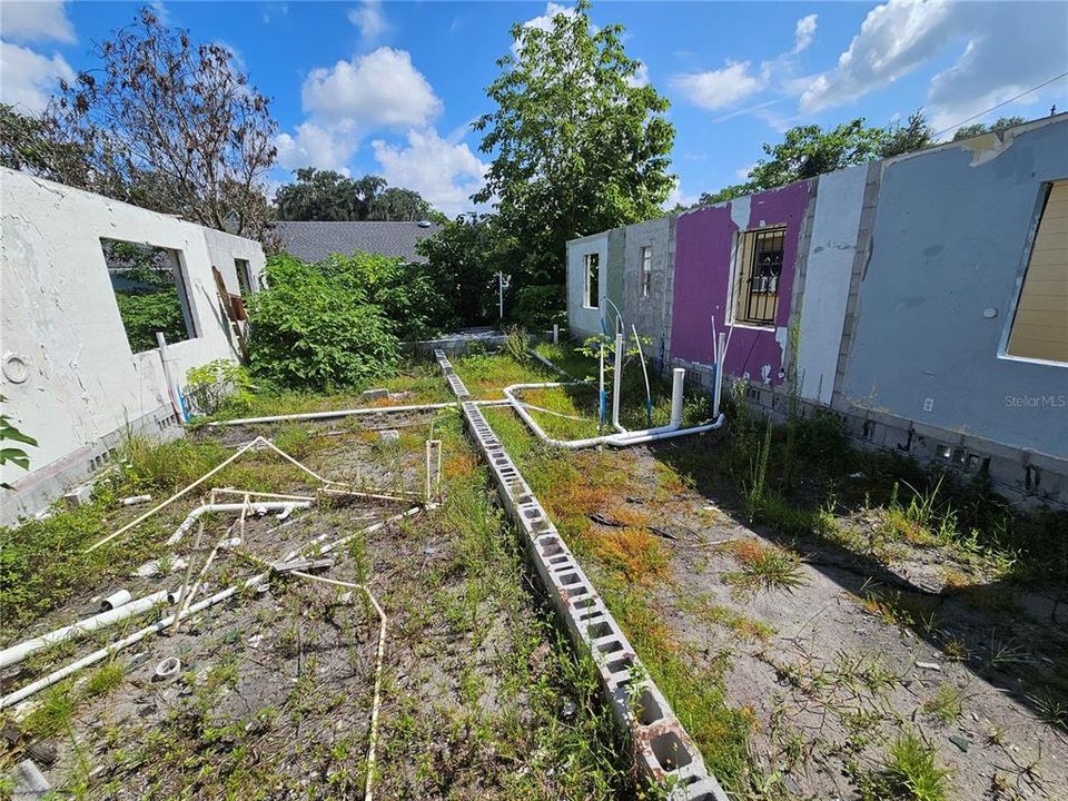 For Sale: $85,000 (3 beds, 2 baths, 1408 Square Feet)