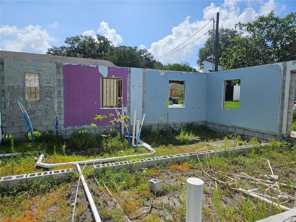 For Sale: $85,000 (3 beds, 2 baths, 1408 Square Feet)