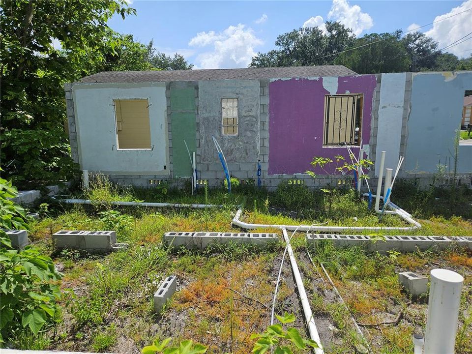 For Sale: $85,000 (3 beds, 2 baths, 1408 Square Feet)