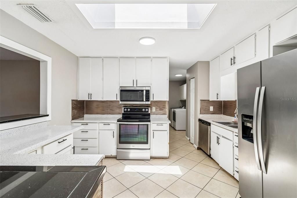 En Renta: $3,750 (4 camas, 3 baños, 1958 Pies cuadrados)