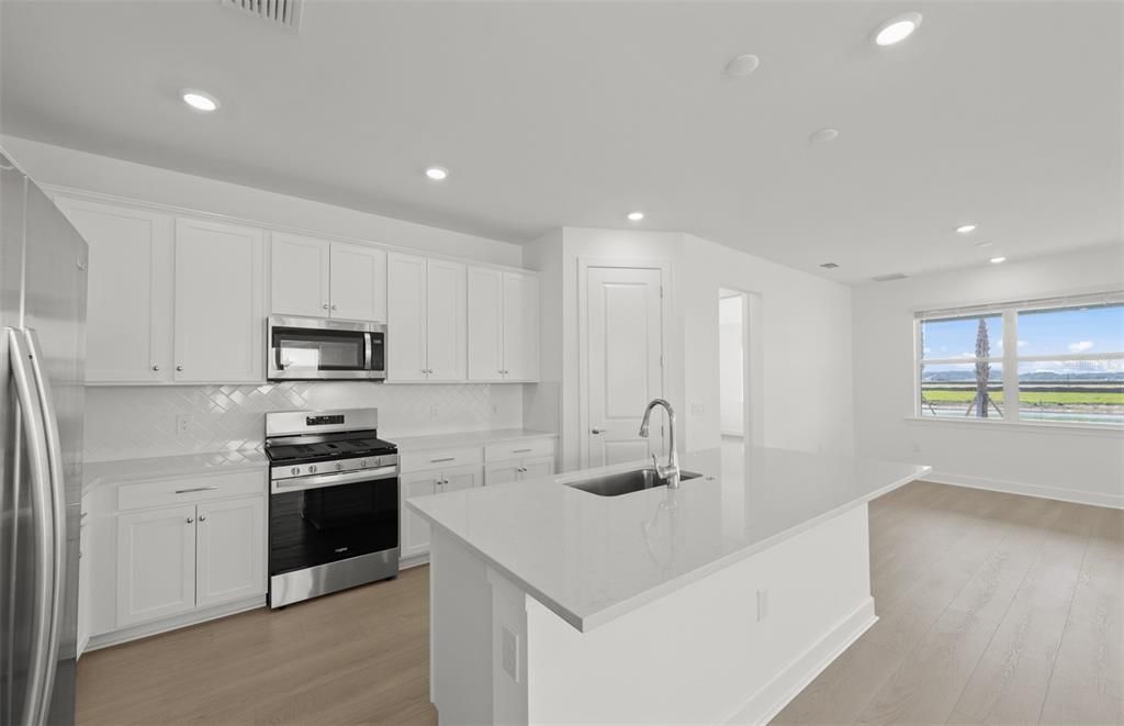 На продажу: $385,990 (3 спален, 3 ванн, 2230 Квадратных фут)
