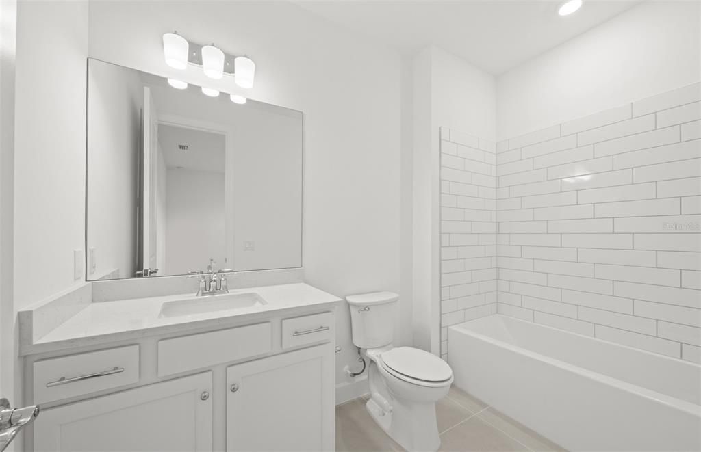 На продажу: $385,990 (3 спален, 3 ванн, 2230 Квадратных фут)