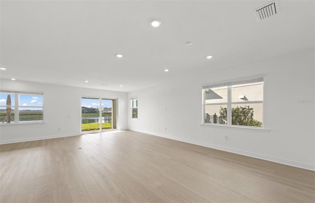 На продажу: $385,990 (3 спален, 3 ванн, 2230 Квадратных фут)