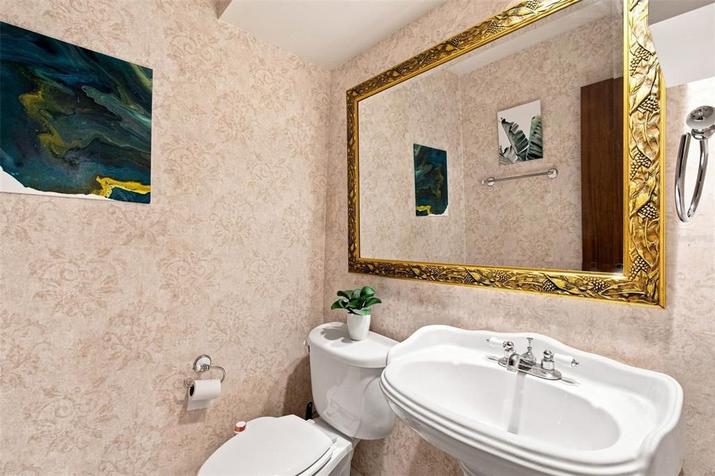 En Venta: $512,000 (4 camas, 2 baños, 2187 Pies cuadrados)