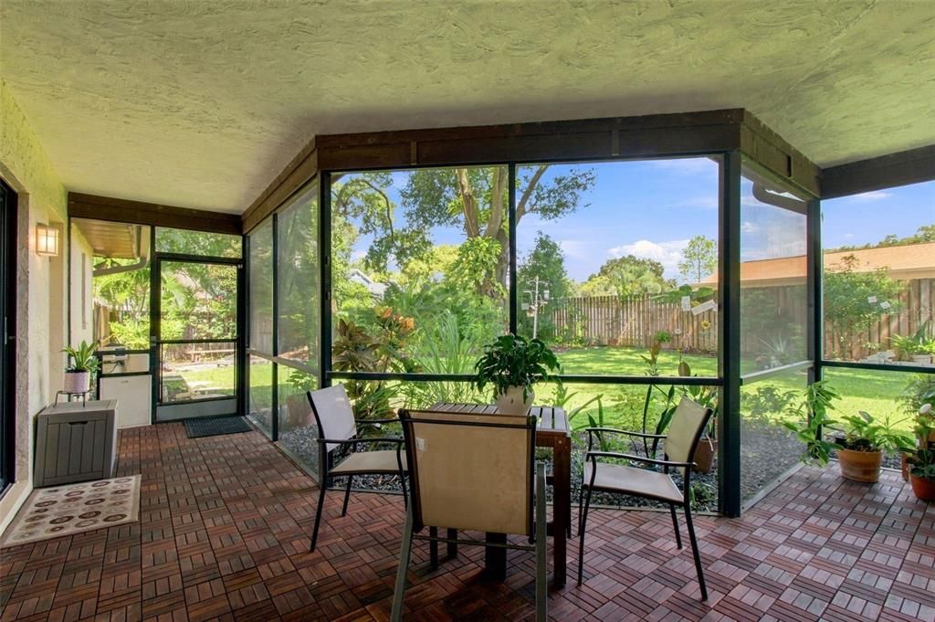 En Venta: $512,000 (4 camas, 2 baños, 2187 Pies cuadrados)