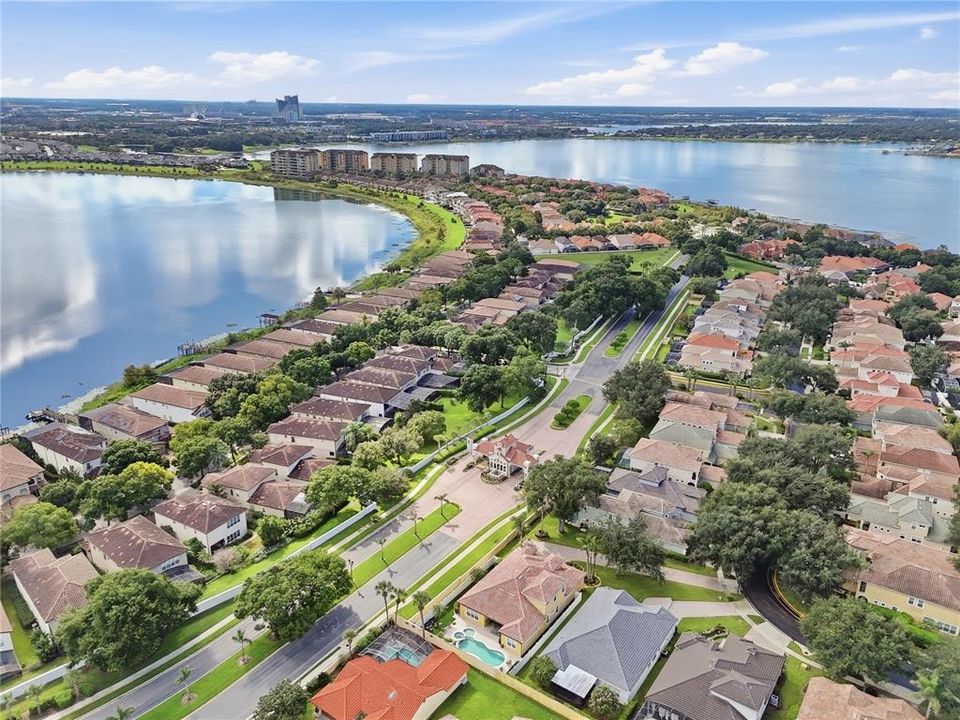 For Sale: $549,000 (2 beds, 2 baths, 2162 Square Feet)