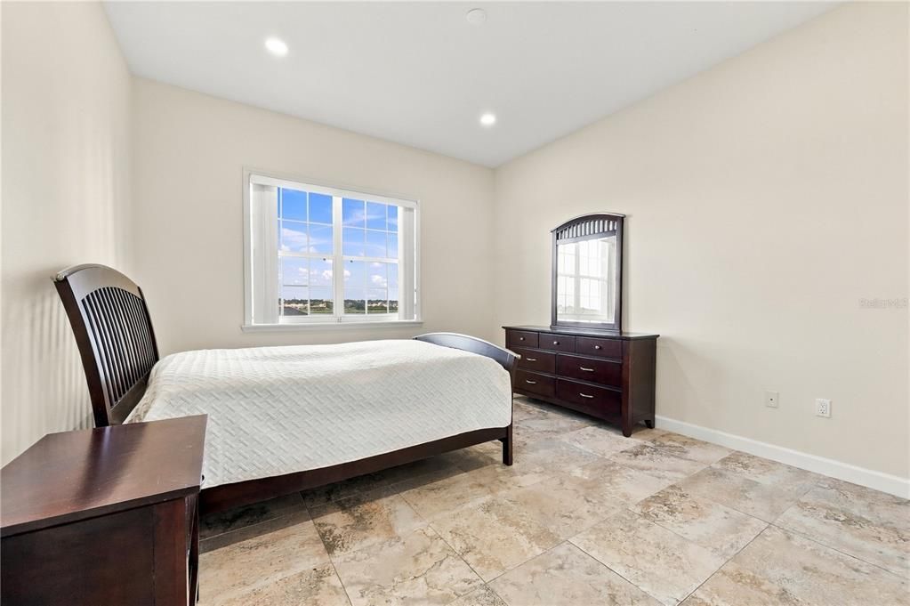For Sale: $549,000 (2 beds, 2 baths, 2162 Square Feet)