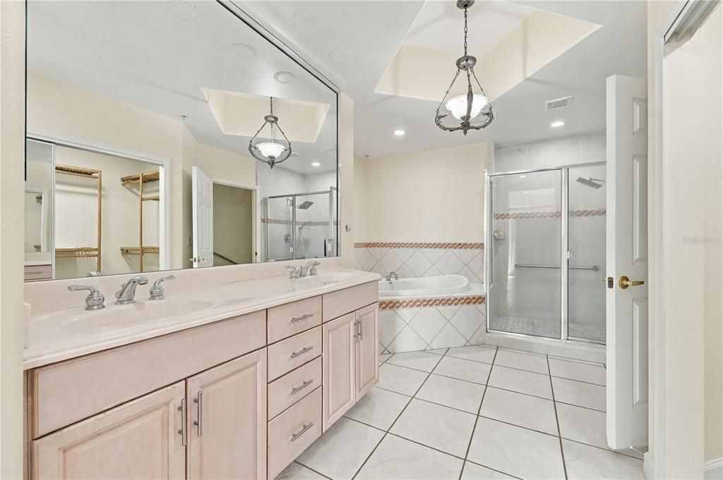 For Sale: $549,000 (2 beds, 2 baths, 2162 Square Feet)