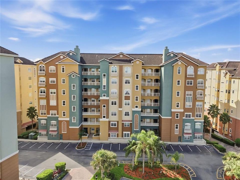 For Sale: $549,000 (2 beds, 2 baths, 2162 Square Feet)