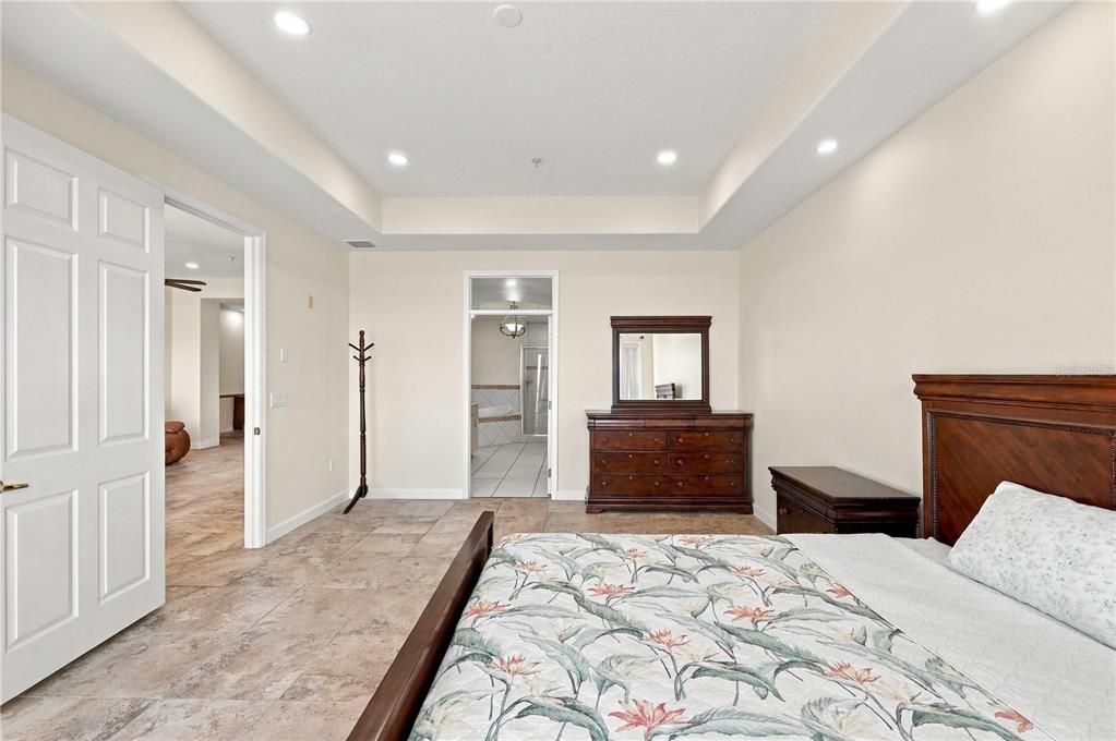 For Sale: $549,000 (2 beds, 2 baths, 2162 Square Feet)