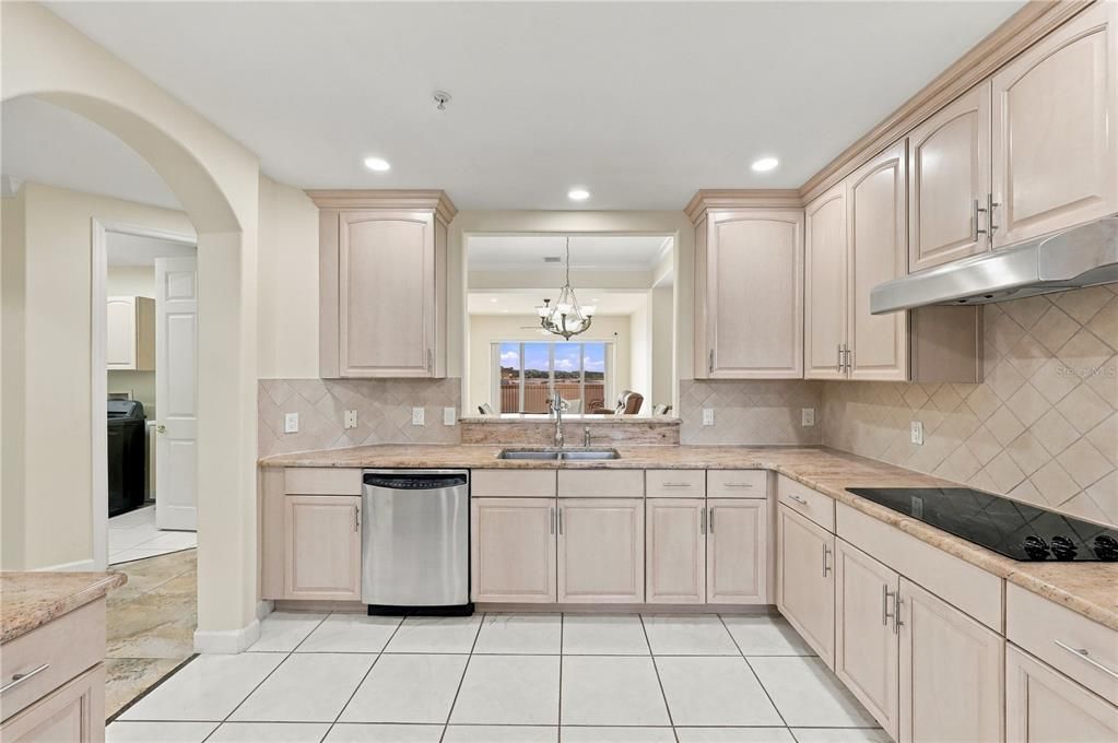 For Sale: $549,000 (2 beds, 2 baths, 2162 Square Feet)