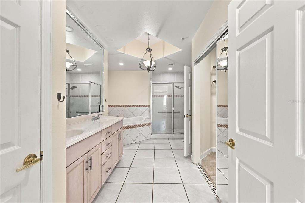 For Sale: $549,000 (2 beds, 2 baths, 2162 Square Feet)