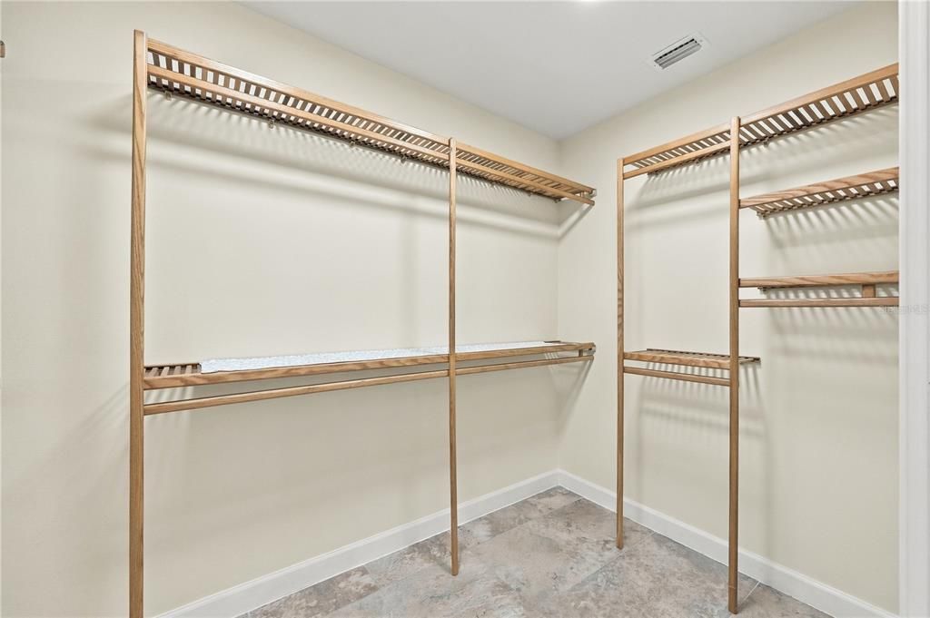 For Sale: $549,000 (2 beds, 2 baths, 2162 Square Feet)