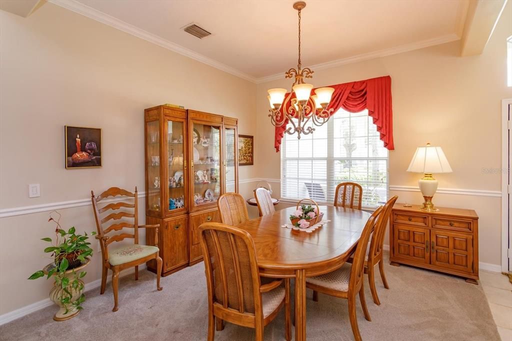 For Sale: $720,000 (5 beds, 3 baths, 2847 Square Feet)
