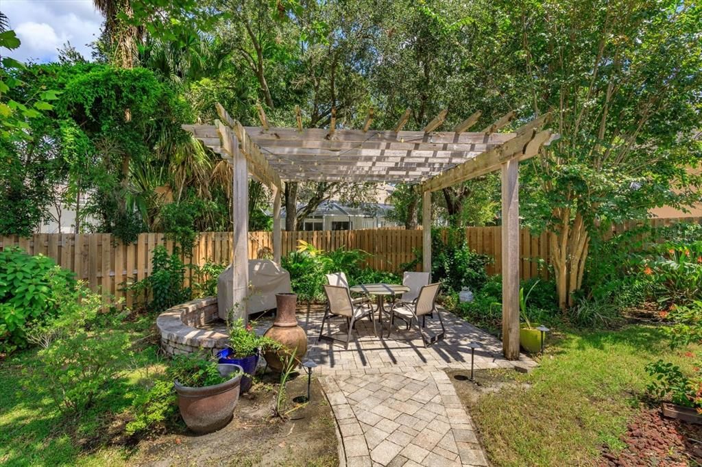 For Sale: $720,000 (5 beds, 3 baths, 2847 Square Feet)