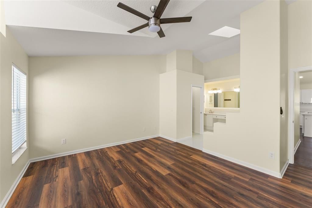 For Sale: $449,900 (4 beds, 2 baths, 1905 Square Feet)