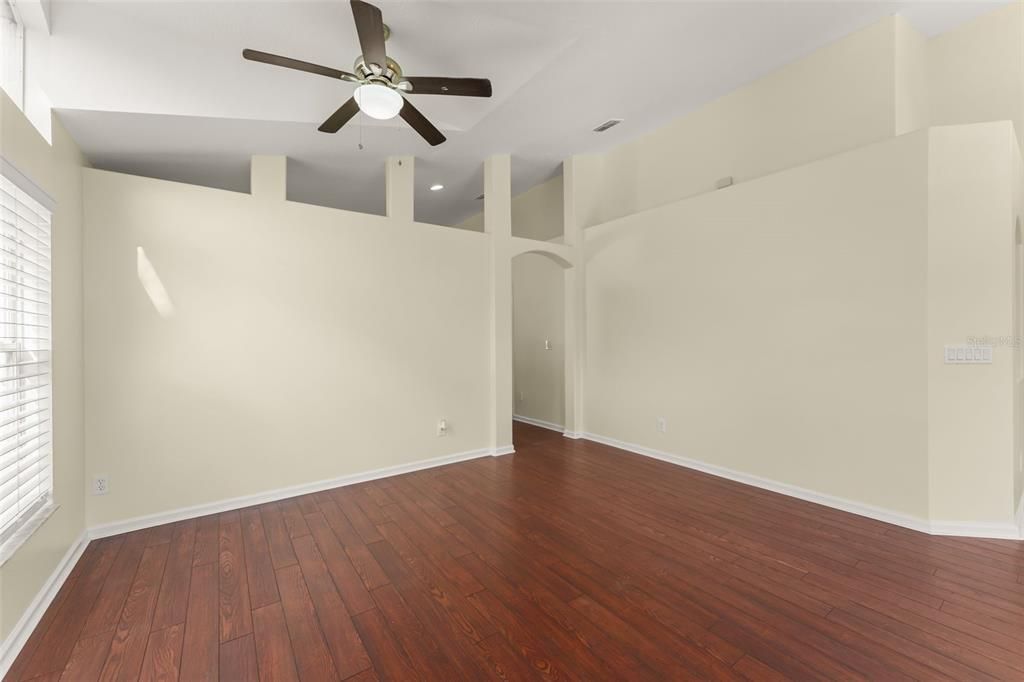 For Sale: $449,900 (4 beds, 2 baths, 1905 Square Feet)