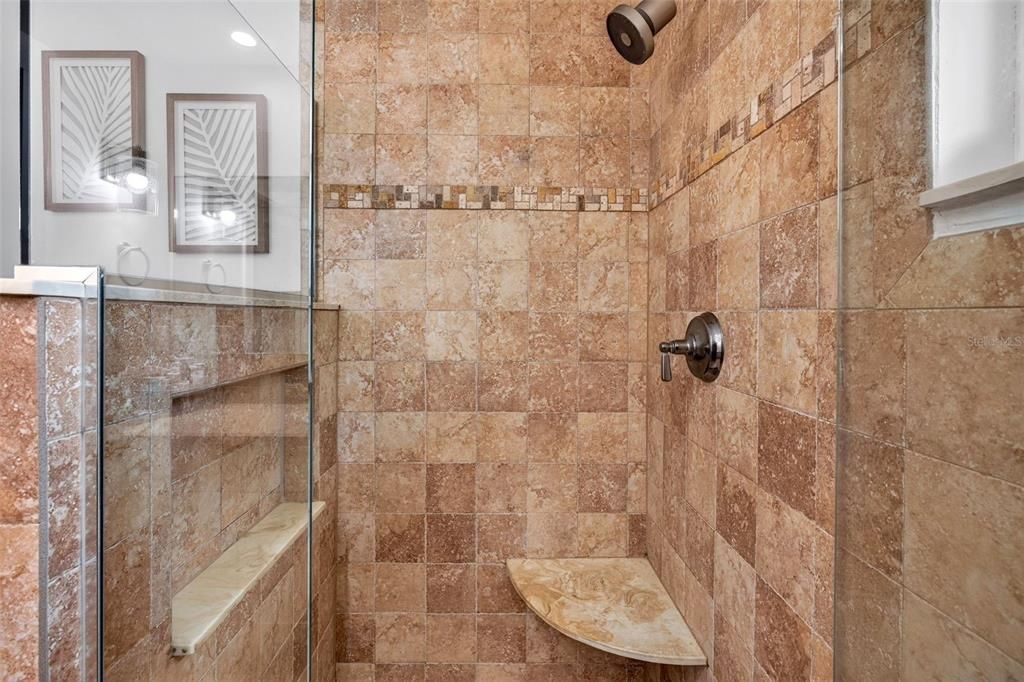 En Venta: $549,900 (3 camas, 2 baños, 1136 Pies cuadrados)