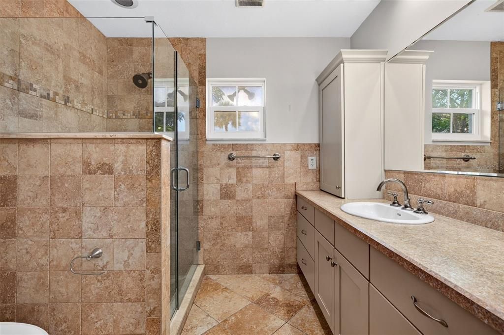 En Venta: $549,900 (3 camas, 2 baños, 1136 Pies cuadrados)