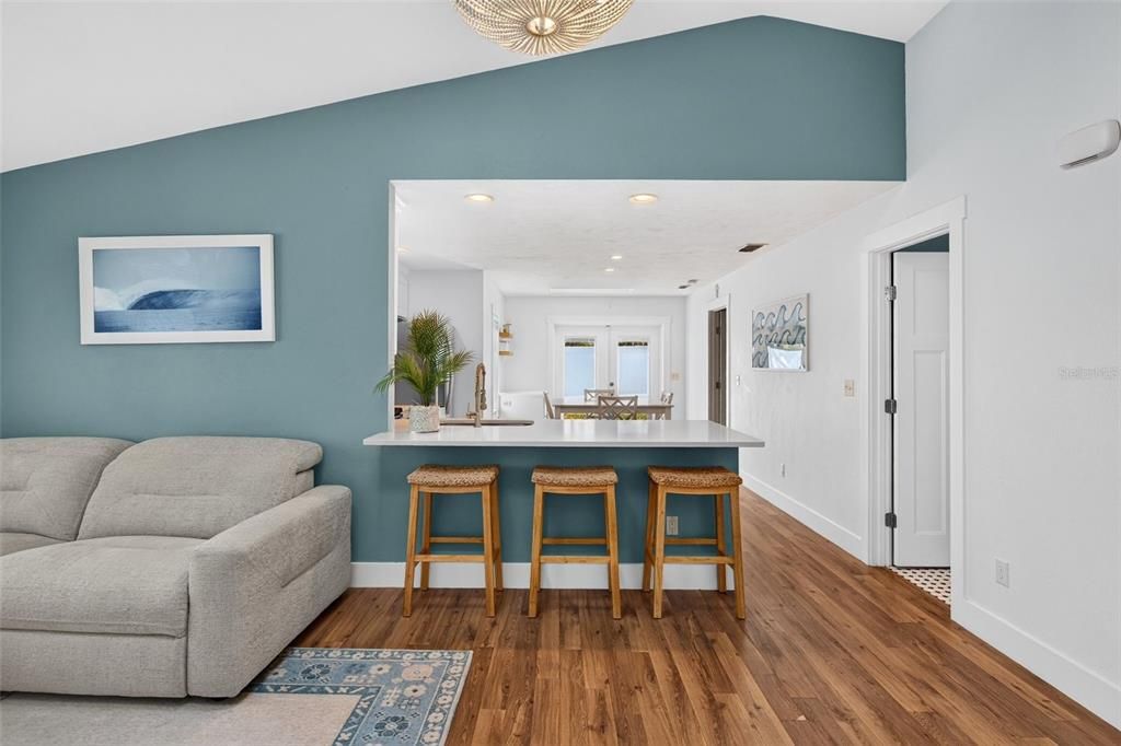 En Venta: $549,900 (3 camas, 2 baños, 1136 Pies cuadrados)