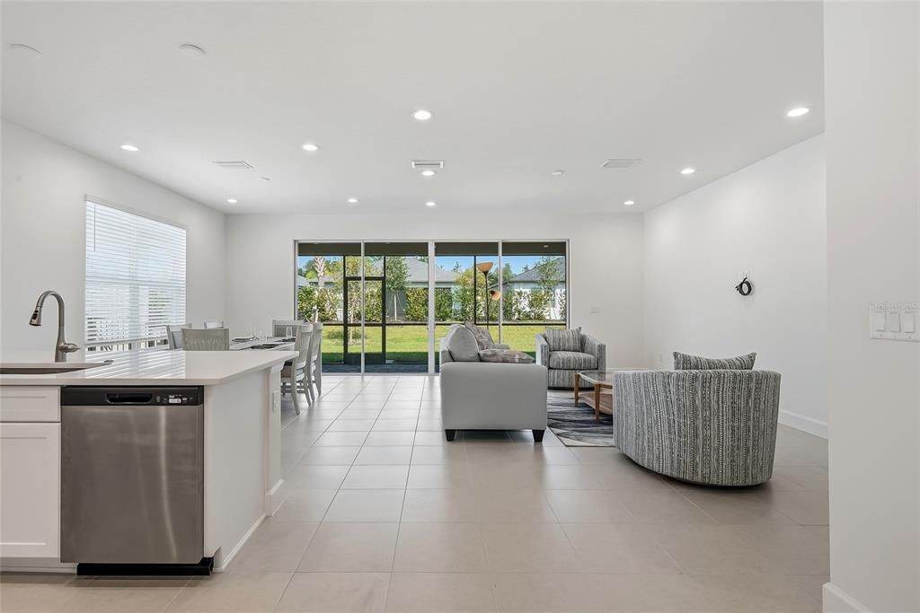 En Venta: $515,000 (3 camas, 3 baños, 1954 Pies cuadrados)