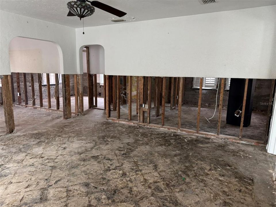 For Sale: $575,000 (3 beds, 2 baths, 1521 Square Feet)