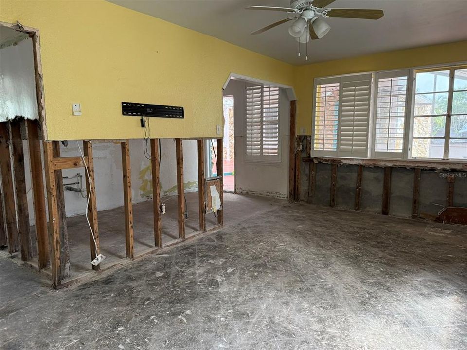 For Sale: $575,000 (3 beds, 2 baths, 1521 Square Feet)