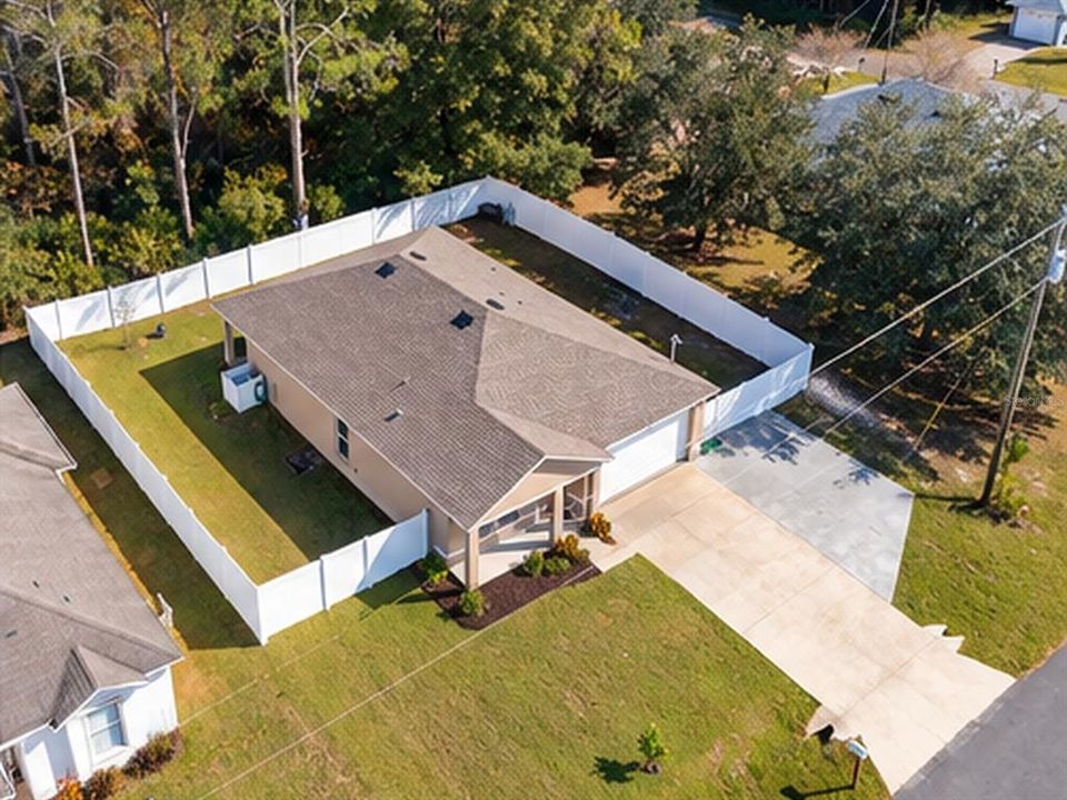 En Venta: $299,900 (4 camas, 2 baños, 1665 Pies cuadrados)