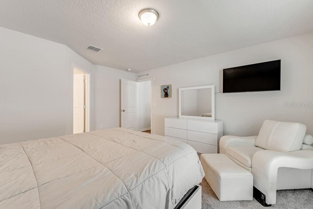 En Venta: $299,900 (4 camas, 2 baños, 1665 Pies cuadrados)