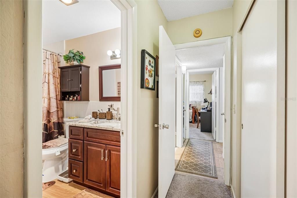 For Sale: $219,999 (2 beds, 2 baths, 1400 Square Feet)