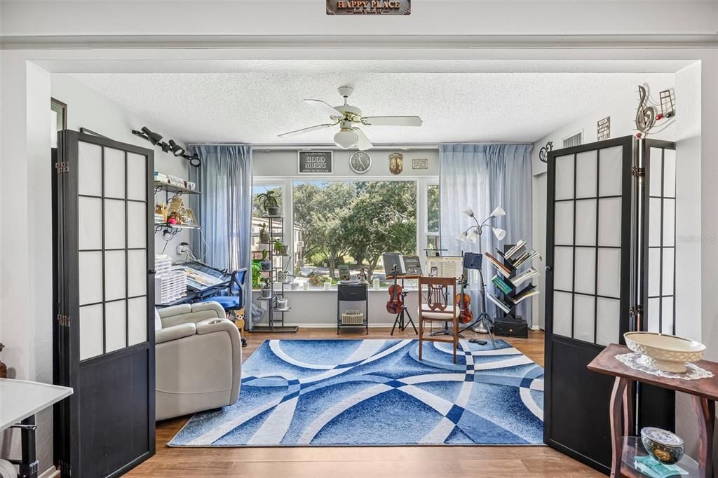 For Sale: $219,999 (2 beds, 2 baths, 1400 Square Feet)