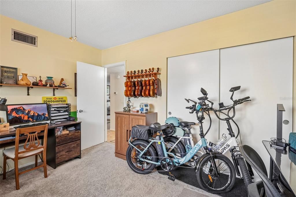For Sale: $219,999 (2 beds, 2 baths, 1400 Square Feet)